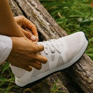 OLUKAI HUIA SLIP-ON ATHLETIC SHOES SZ 7.5 WMS WHITE